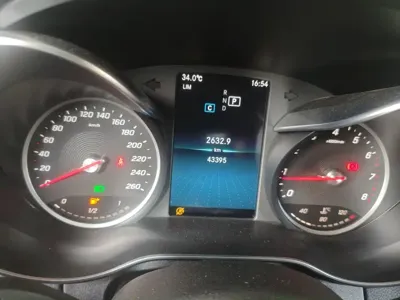 Mercedes-Benz C-Class 2019, 44000 км, за 16891.96 USD - фото 10