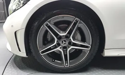 Mercedes-Benz C-Class 2019, 93209 км, за 16771.76 USD