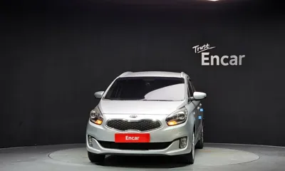 Kia Carens 2015, 85216 км, за 4923.2 USD