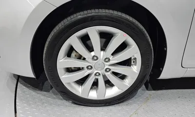Kia Carens 2015, 85216 км, за 4923.2 USD