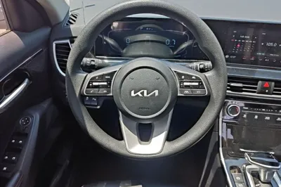 Kia Seltos 2023, 19600 км, за 18501 USD - фото 9