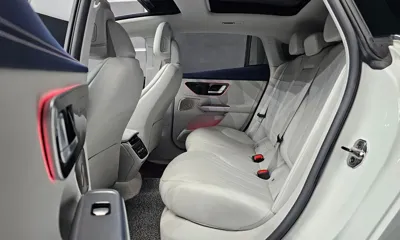 Mercedes-Benz EQE 2023, 44280 км, за 38966.99 USD - фото 12