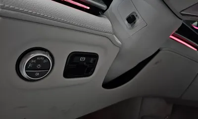 Mercedes-Benz EQE 2023, 44280 км, за 38966.99 USD - фото 27
