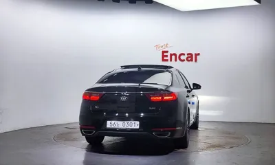Kia K7 2016, 118592 км, за 7866.21 USD