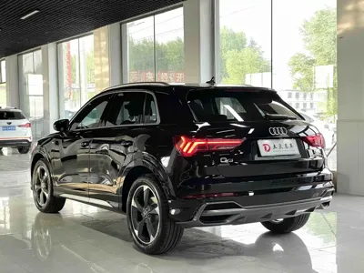 Audi Q3 2023, 28300 км, за 30196.45 USD