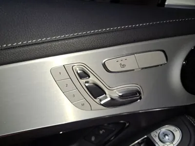 Mercedes-Benz GLC-Class 2023, 29926 км, за 35753.74 USD - фото 18