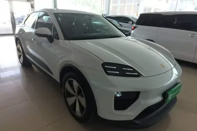 Porsche Macan 2024, 14200 км, за 68102 USD