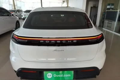 Porsche Macan 2024, 14200 км, за 68102 USD