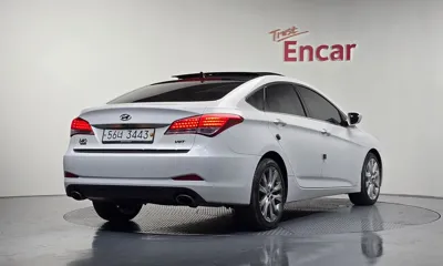 Hyundai i40 2012, 153230 км, за 2888.28 USD