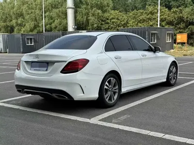 Mercedes-Benz C-Class 2019, 83000 км, за 15156.63 USD