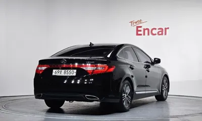 Hyundai Grandeur 2014, 108437 км, за 2908.52 USD