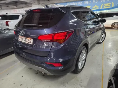 Hyundai Santafe 2018, 65000 км, за 10401.09 USD