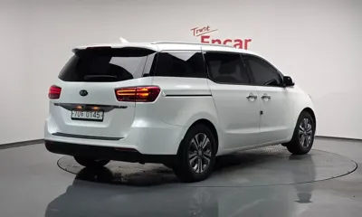Kia Canival 2019, 110092 км, за 8747.7 USD