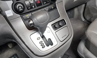Kia Canival 2011, 91619 км, за 3603.78 USD - фото 9