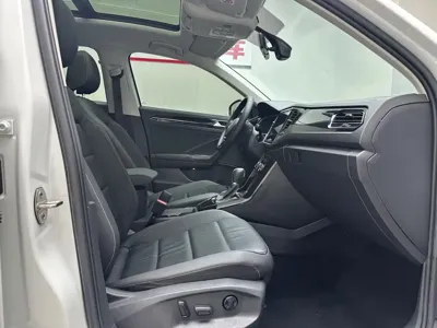 Volkswagen T-Roc 2023, 38000 км, за 15611.76 USD