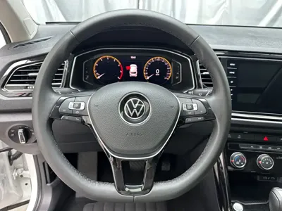 Volkswagen T-Roc 2023, 38000 км, за 15523.67 USD - фото 8