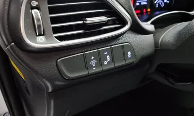 Hyundai i30 2017, 138153 км, за 5189.17 USD - фото 18