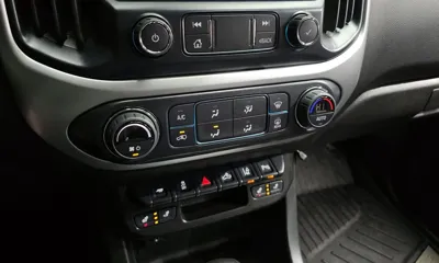 ChevroletGMDaewoo Colorado 2022, 21805 км, за 18051.73 USD - фото 17