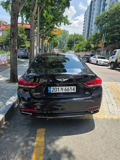 Hyundai Genesis 2015, 207000 км, за 5054.48 USD