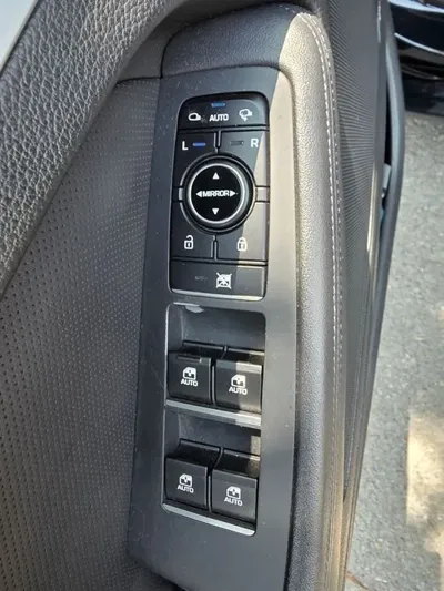 Hyundai Genesis 2015, 207000 км, за 5054.48 USD - фото 15