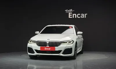 BMW 5-Series 2022, 82914 км, за 28817.12 USD