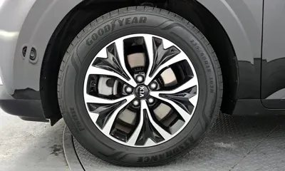 Kia Canival 2021, 39013 км, за 14542.58 USD