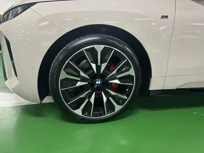 BMW iX 2026, 150 км, за 68595.16 USD - фото 6