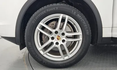 Porsche Cayenne 2015, 160686 км, за 14779.29 USD