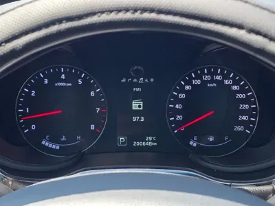 Kia K9 2015, 200000 км, за 4875.51 USD