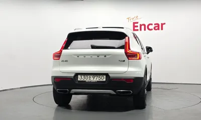 Volvo XC40 2020, 37420 км, за 17451.32 USD