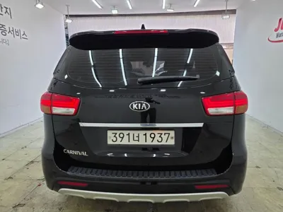 Kia Canival 2018, 83855 км, за 10043.32 USD