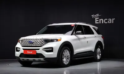Ford Explorer · 2022 год