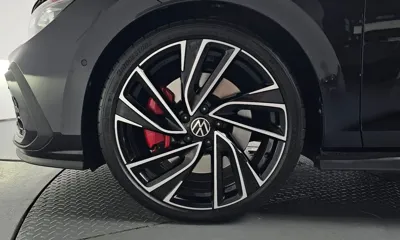 Volkswagen Golf 2024, 9513 км, за 25449.52 USD