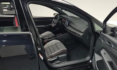 Volkswagen Golf 2024, 9513 км, за 25272.42 USD - фото 26