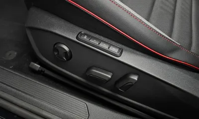 Volkswagen Golf 2024, 9513 км, за 25272.42 USD - фото 31