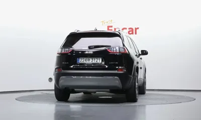 Jeep Cherokee 2021, 118545 км, за 8606.75 USD