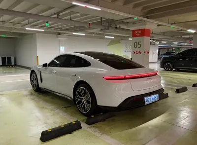 Porsche Taycan