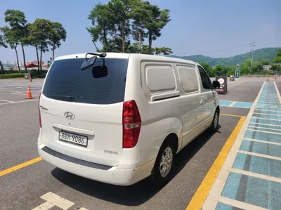 Hyundai Starex 2016, 403309 км, за 2593.77 USD