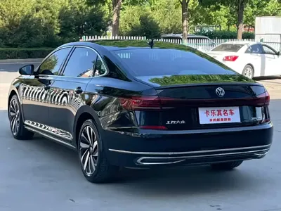 Volkswagen Passat 2024, 20000 км, за 15891.39 USD