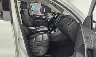 Volkswagen Tiguan 2015, 187261 км, за 3898.25 USD - фото 11