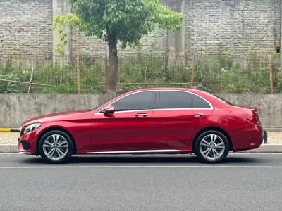 Mercedes-Benz C-Class 2018, 82000 км, за 13084.02 USD