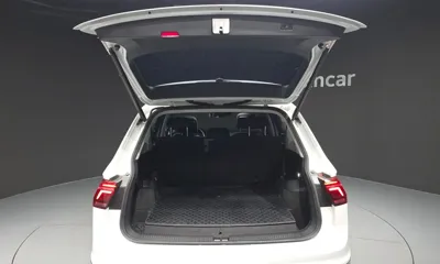 Volkswagen Tiguan 2023, 44978 км, за 18248.65 USD - фото 20