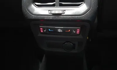 Volkswagen Tiguan 2023, 44978 км, за 18248.65 USD - фото 27