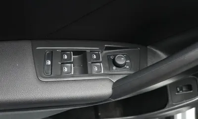 Volkswagen Tiguan 2023, 44978 км, за 18248.65 USD - фото 28