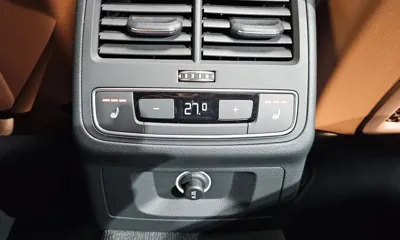 Audi A4 2020, 59444 км, за 15032.17 USD - фото 31