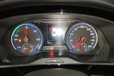Volkswagen Passat New Energy 2020, 90000 км, за 13958 USD - фото 14