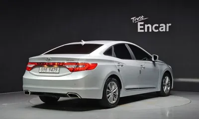 Hyundai Grandeur 2015, 114647 км, за 3835.4 USD