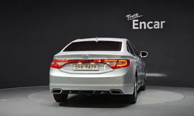 Hyundai Grandeur 2015, 114647 км, за 3835.4 USD