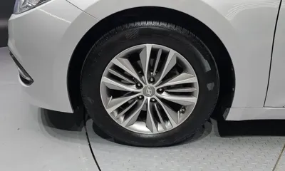 Hyundai Grandeur 2015, 114647 км, за 3835.4 USD