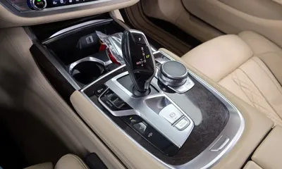 BMW 7-Series 2016, 92319 км, за 18063.58 USD - фото 9